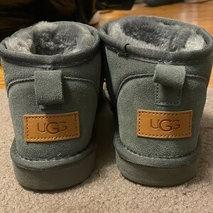 UGG ultra minis (only work once) for sale! Size 5 (us)